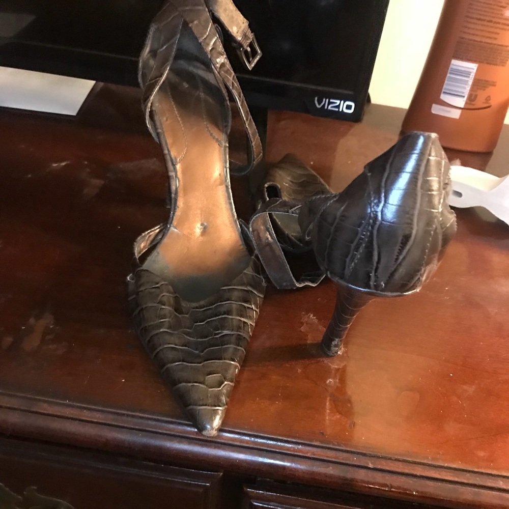 Shoes - Picture 2 of 2